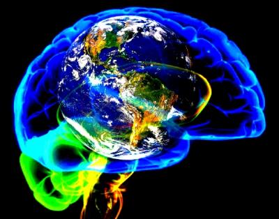 Mozek v Zemi / Země v mozku